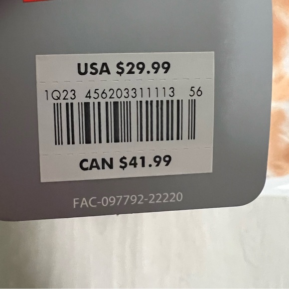 NWT🆕Disney Zootopia Sloths T-Shirt - Picture 7 of 9